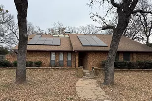 703 E Murco Dr, Mineral Wells, TX 76067 - Photo 1