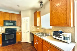 9922 Wethers Field Cir, Providence Village, TX 76227 - Photo 9