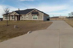 128 Spring Creek Cir, Paradise, TX 76073 - Photo 1