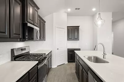 1908 Seminole Drive, Cleburne, TX 76033 - Photo 9