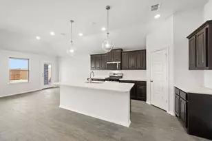 1908 Seminole Dr, Cleburne, TX 76033 - Photo 5