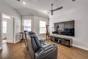 8977 George Cayley Ln, Frisco, TX 75034 - Photo 17