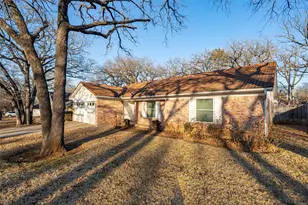 4217 W Pleasant Forest St, Arlington, TX 76015 - Photo 7