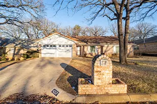 4217 W Pleasant Forest St, Arlington, TX 76015 - Photo 3