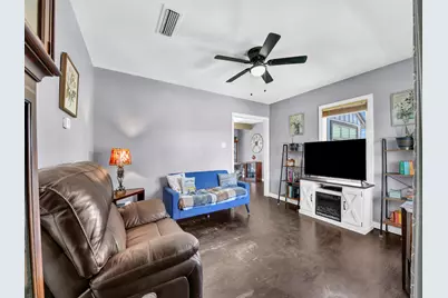 309 N Cedar Street, Springtown, TX 76082 - Photo 5