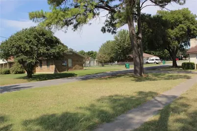 520 S Highway 377, Pilot Point, TX 76258 - Photo 19