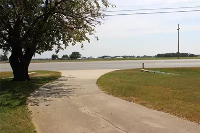 520 S Highway 377, Pilot Point, TX 76258 - Photo 17