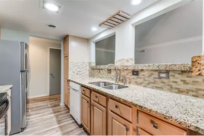 570 E Avenue J #B, Grand Prairie, TX 75050 - Photo 3