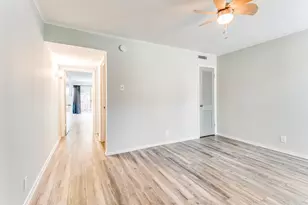 570 E Avenue J, Grand Prairie, TX 75050 - Photo 13