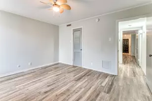 570 E Avenue J, Grand Prairie, TX 75050 - Photo 21