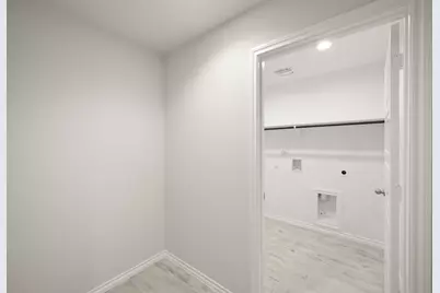 301 Comanche Drive, Cleburne, TX 76033 - Photo 15