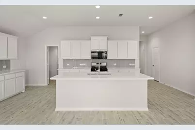 301 Comanche Drive, Cleburne, TX 76033 - Photo 5