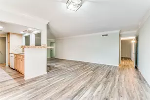 570 E Avenue J, Grand Prairie, TX 75050 - Photo 13