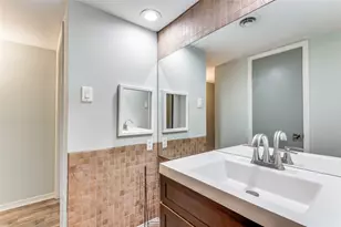 570 E Avenue J, Grand Prairie, TX 75050 - Photo 13