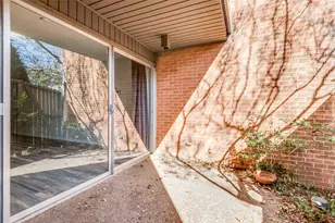 570 E Avenue J, Grand Prairie, TX 75050 - Photo 23