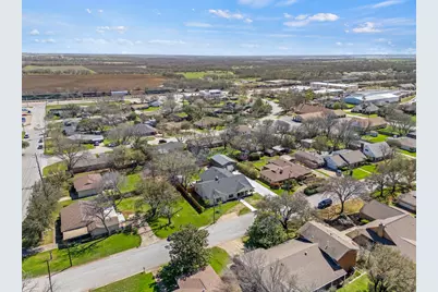 319 S Jackson Avenue, Justin, TX 76247 - Photo 25