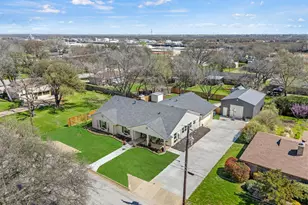 319 S Jackson Ave, Justin, TX 76247 - Photo 23