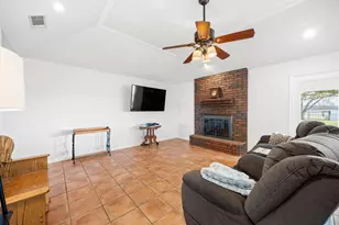 316 Sanchez Ct, Weatherford, TX 76088 - Photo 9