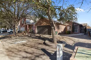 2709 Mountain Lion Dr, Fort Worth, TX 76244 - Photo 3