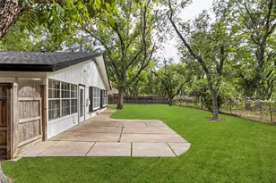 8735 S Monticello Cir, Granbury, TX 76049 - Photo 23