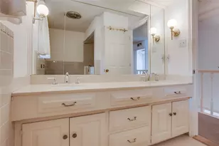 9630 Ravensway Dr, Dallas, TX 75238 - Photo 25