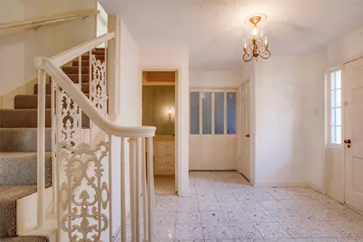 9630 Ravensway Drive, Dallas, TX 75238 - Photo 5