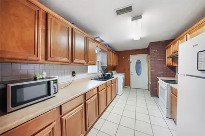 3906 Henderson Street, Greenville, TX 75401 - Photo 3