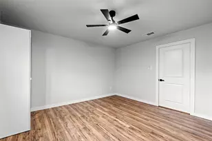 8423 Glen Regal Dr, Dallas, TX 75243 - Photo 17