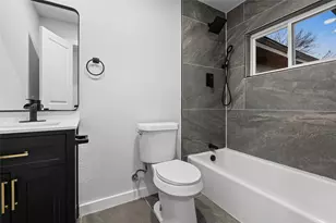 8423 Glen Regal Dr, Dallas, TX 75243 - Photo 15