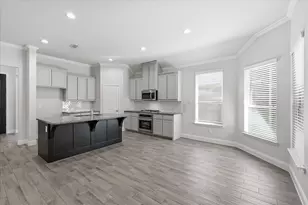 717 10th St, Argyle, TX 76226 - Photo 9