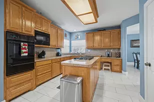 605 Ten Mile Dr, DeSoto, TX 75115 - Photo 11