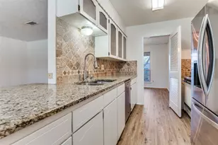 213 Sixpence Ln, Euless, TX 76039 - Photo 5