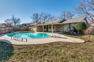 213 Sixpence Ln, Euless, TX 76039 - Photo 19