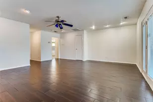 213 Sixpence Ln, Euless, TX 76039 - Photo 11