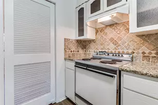 213 Sixpence Ln, Euless, TX 76039 - Photo 7