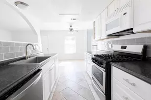 805 Brookshire Cir, Garland, TX 75043 - Photo 5