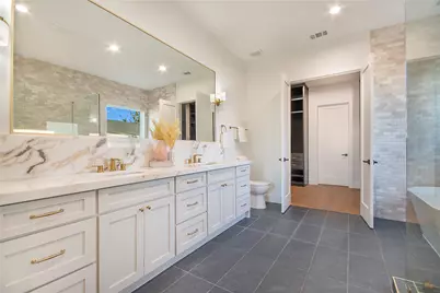 3910 Vineyard Drive, Dallas, TX 75212 - Photo 17