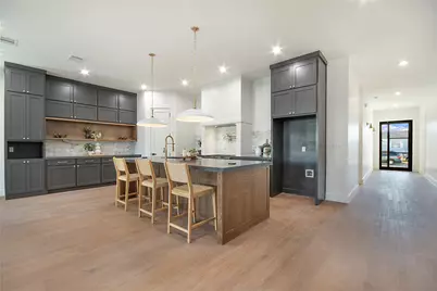 3910 Vineyard Drive, Dallas, TX 75212 - Photo 3