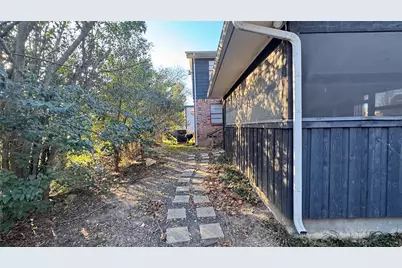 114 Wes Jespersen Way, Duncanville, TX 75116 - Photo 15