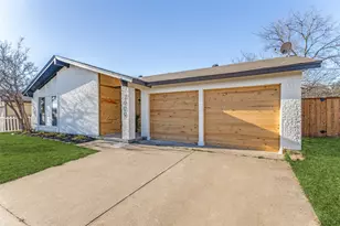 7609 Walnuthill Ct, Watauga, TX 76148 - Photo 3