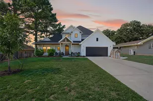 402 Kiowa Dr W, Gainesville, TX 76240 - Photo 1