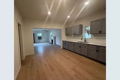 1413 South Freeway, Fort Worth, TX 76104 - Photo 3