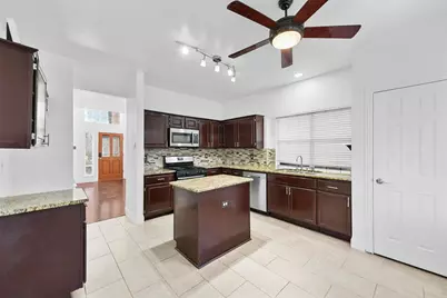 434 Moonlight Way, Irving, TX 75063 - Photo 11