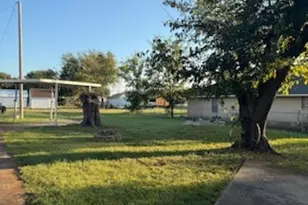 408 E Mulberry St, Leonard, TX 75452 - Photo 33