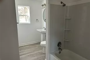 2612 S Oak Trail, Granbury, TX 76048 - Photo 11