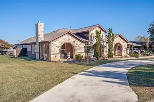 308 Sheri Ln, Roanoke, TX 76262 - Photo 3