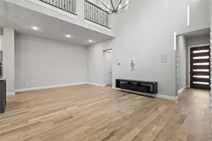 568 Courtyard Ln, Irving, TX 75039 - Photo 5