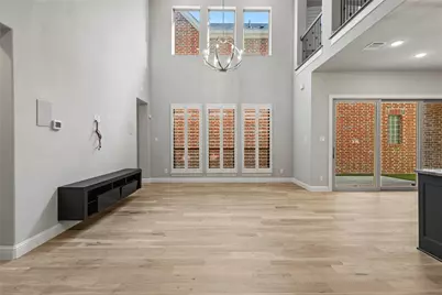 568 Courtyard Lane, Irving, TX 75039 - Photo 9