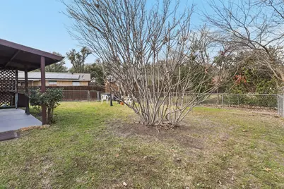 326 E Ferndale Lane, Grand Prairie, TX 75052 - Photo 19