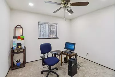 326 E Ferndale Lane, Grand Prairie, TX 75052 - Photo 11